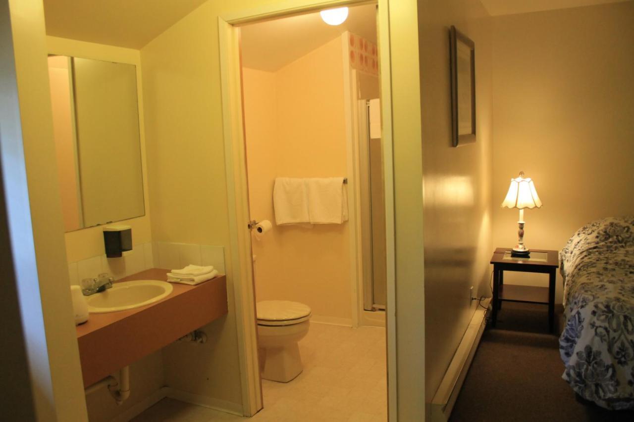 Orca Inn Alert Bay Dış mekan fotoğraf