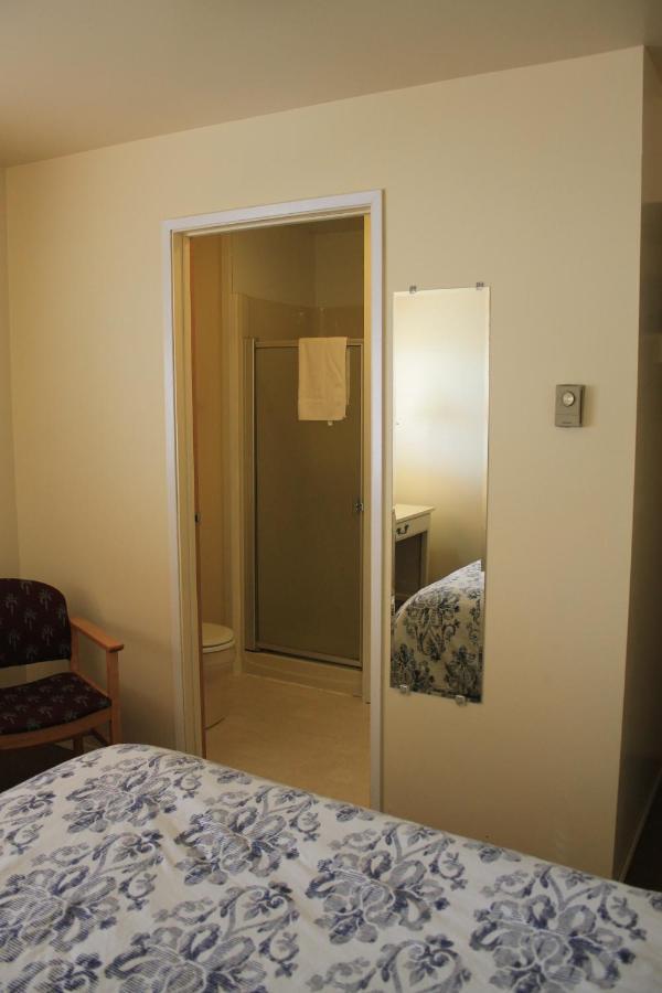 Orca Inn Alert Bay Dış mekan fotoğraf